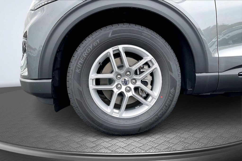New 2026 Ford Explorer Active RWD image 12