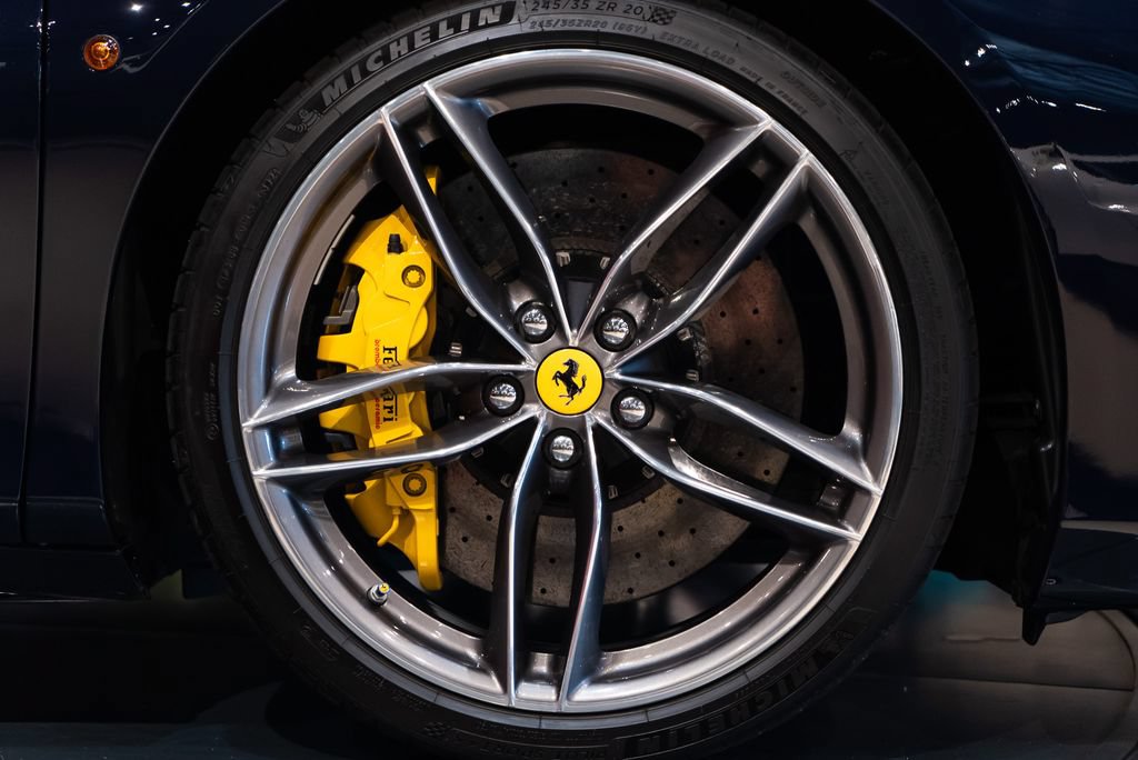 Used 2018 Ferrari 488 Spider RWD image 16