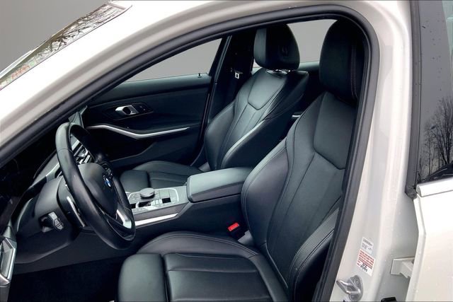 Used 2024 BMW 330i xDrive Sedan w/ Convenience Package image 18