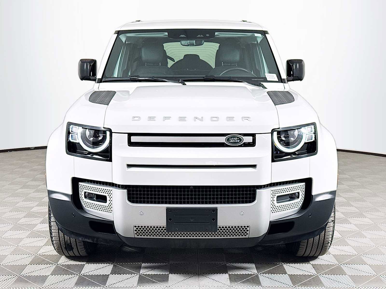 Used 2025 Land Rover Defender 110 S image 2