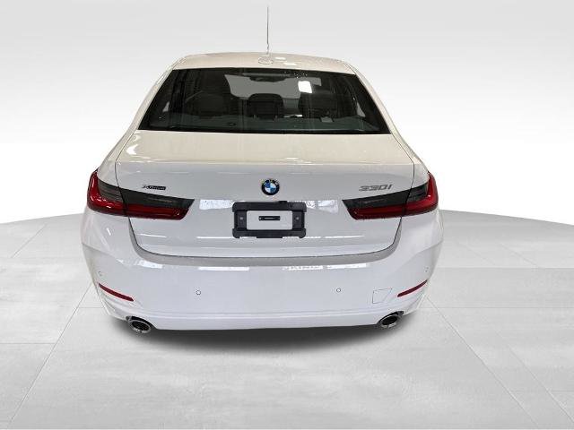 Used 2025 BMW 330i xDrive Sedan w/ Premium Package image 7