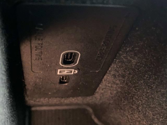 Used 2022 Volvo XC60 B5 Momentum image 28