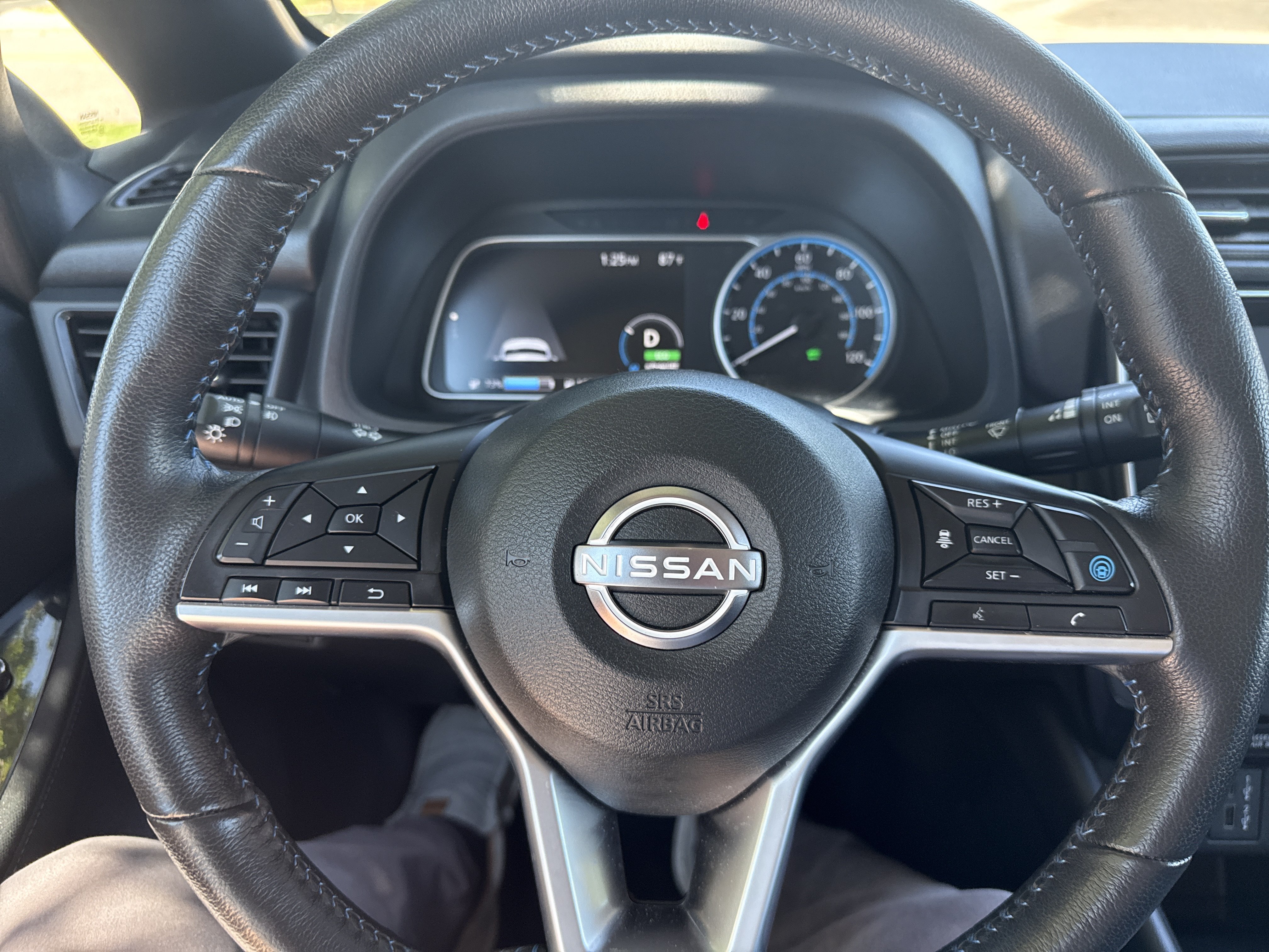 Certified 2024 Nissan Leaf SV Plus FWD image 17