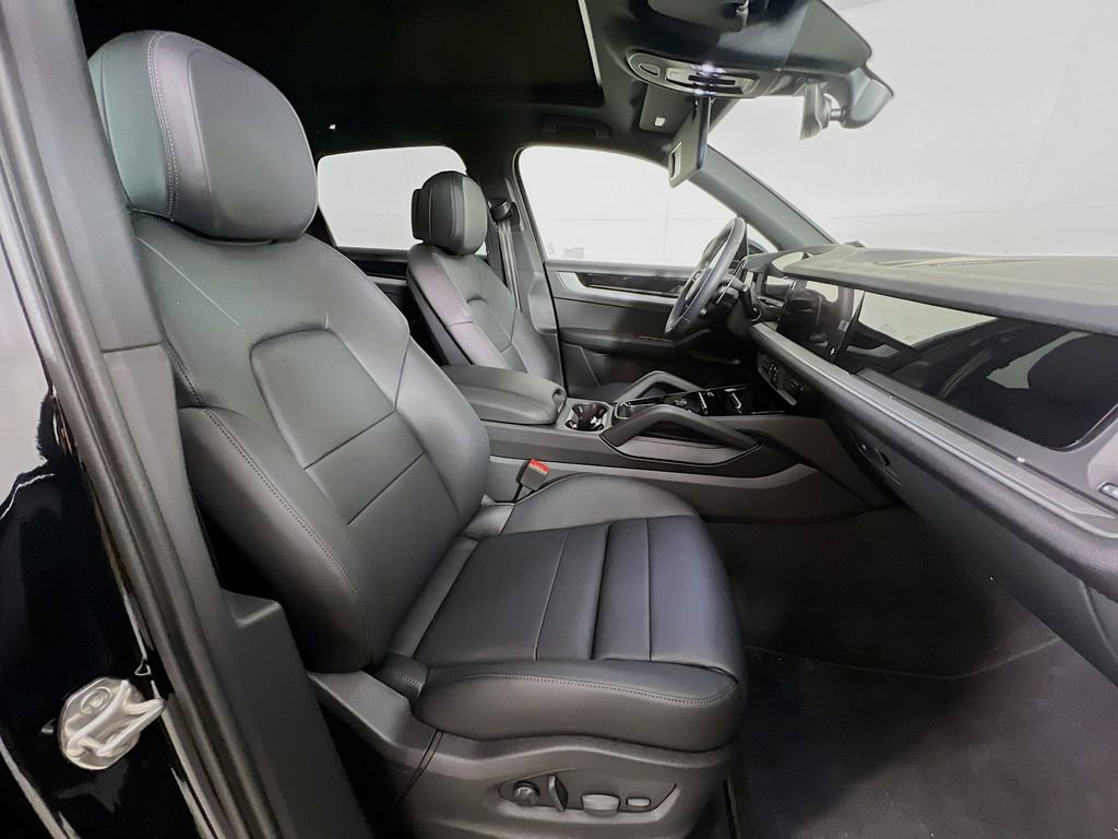 Certified 2026 Porsche Cayenne image 30