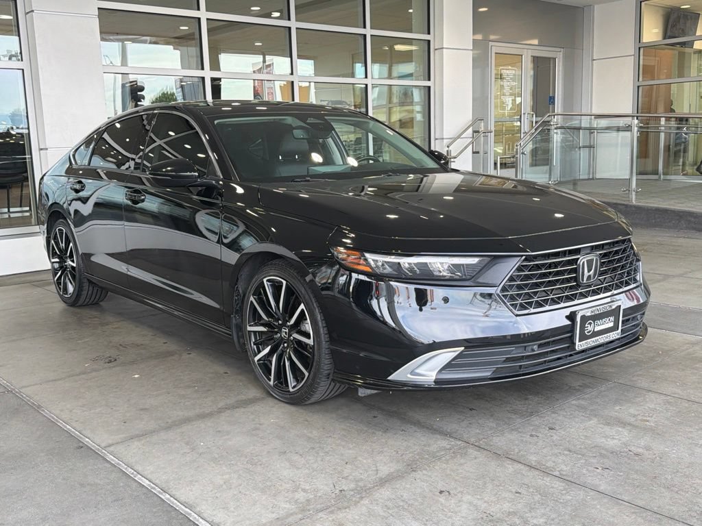 Used 2024 Honda Accord Touring image 6