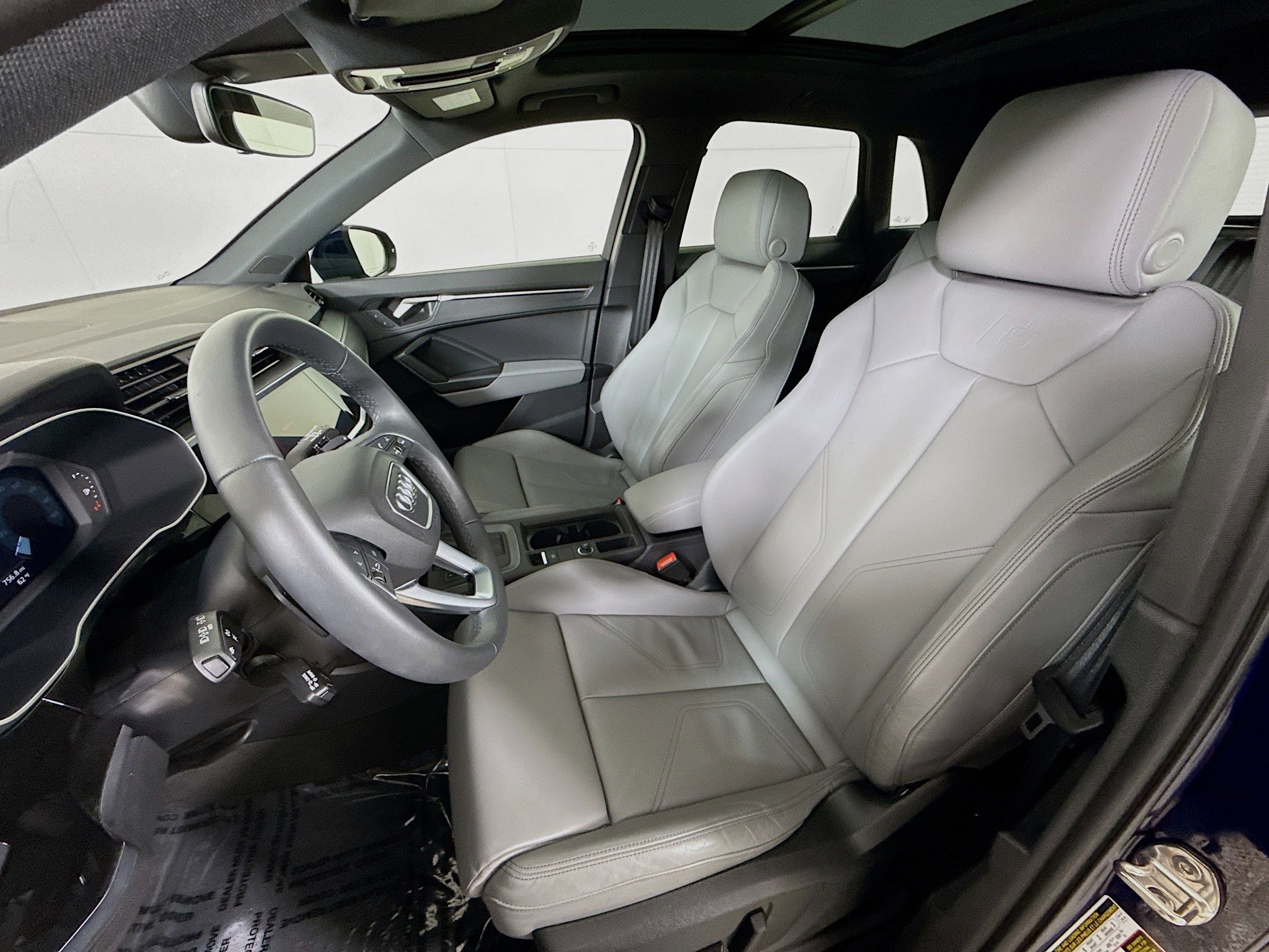 Used 2025 Audi Q3 2.0T Premium image 5