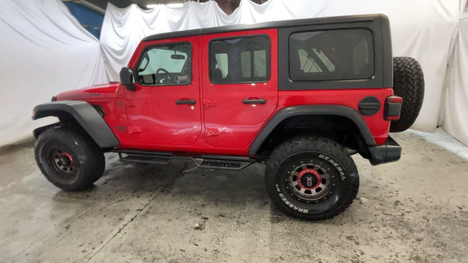 Used 2019 Jeep Wrangler Unlimited Rubicon w/ Dual Top Group AWD/4WD image 12
