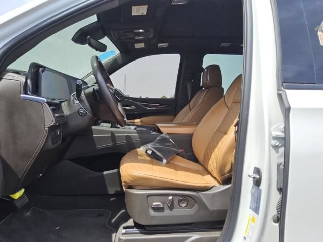 Used 2022 Cadillac Escalade ESV Sport w/ Touring Package AWD/4WD image 4