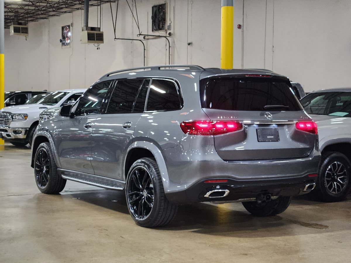 Used 2024 Mercedes-Benz GLS 450 4MATIC image 7