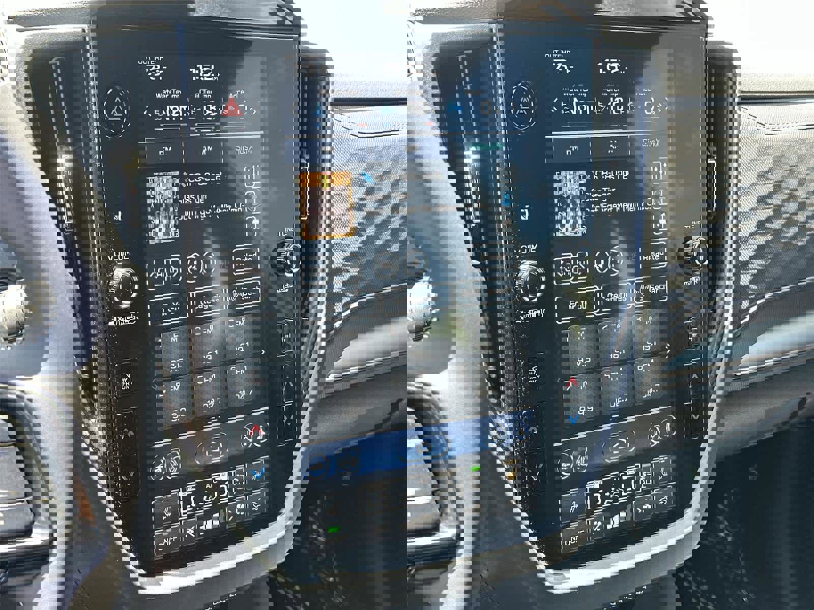 Used 2025 Subaru Forester Premium AWD/4WD image 16