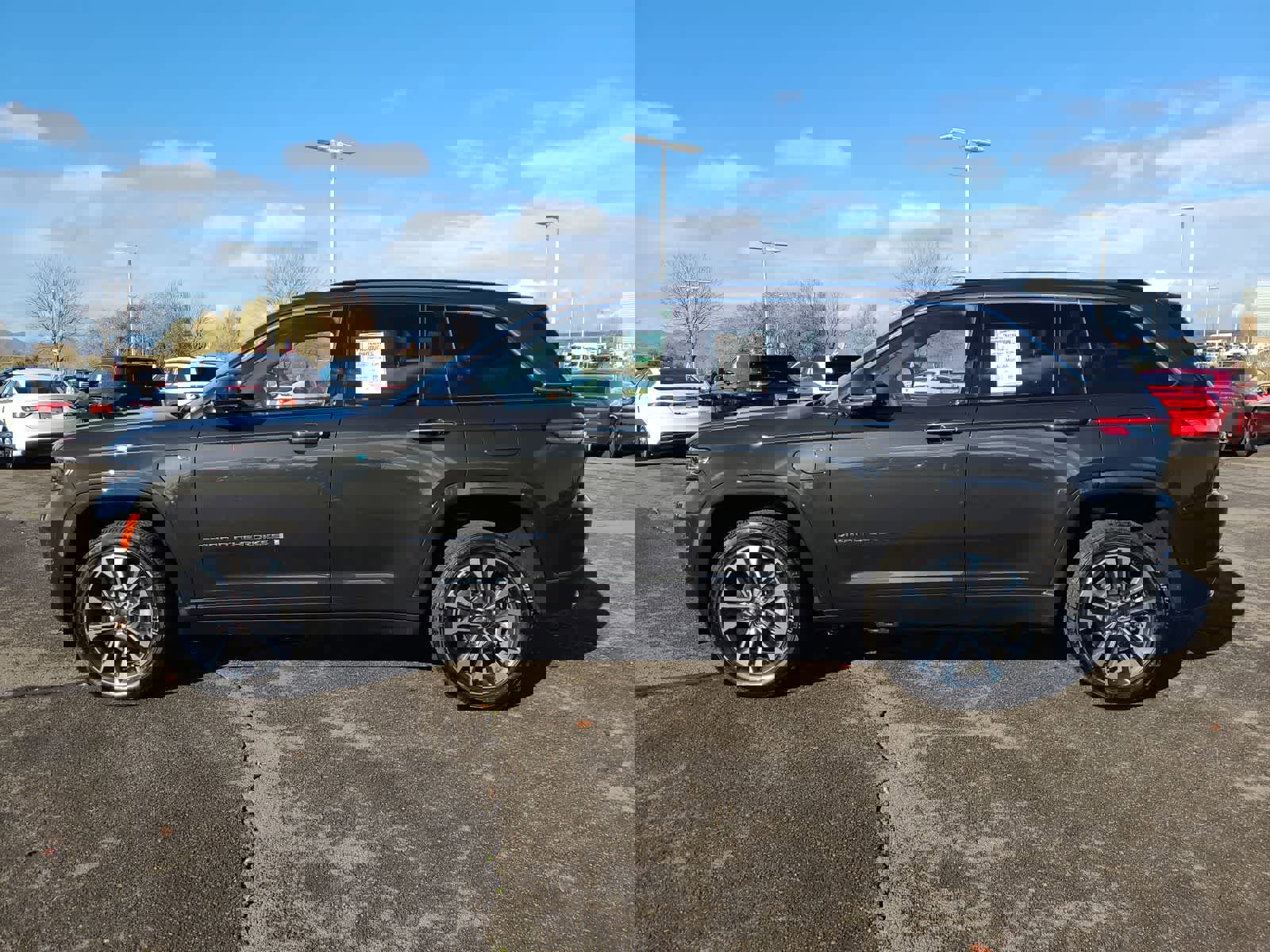 Used 2024 Jeep Grand Cherokee Overland w/ Trailer Tow Package image 11