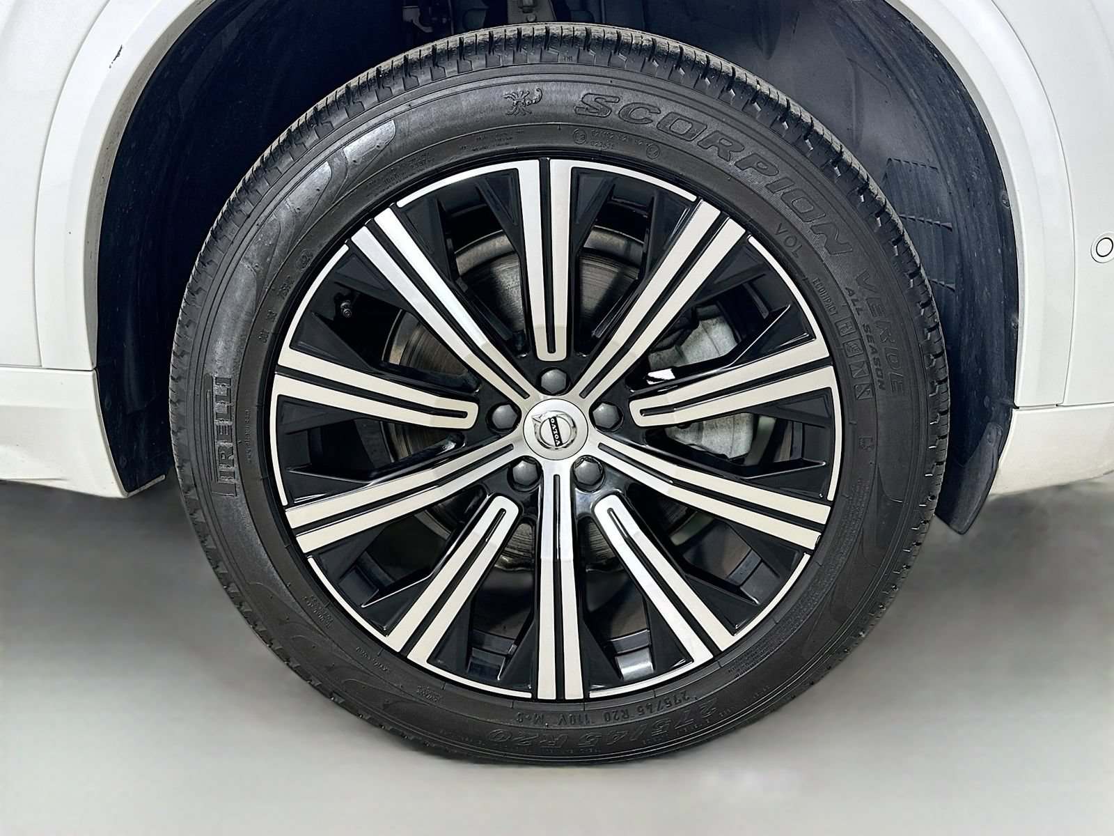 Used 2025 Volvo XC90 B6 Plus w/ Protection Package Premier AWD/4WD image 10