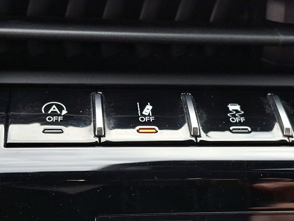 Used 2023 Jeep Grand Cherokee L Altitude image 26