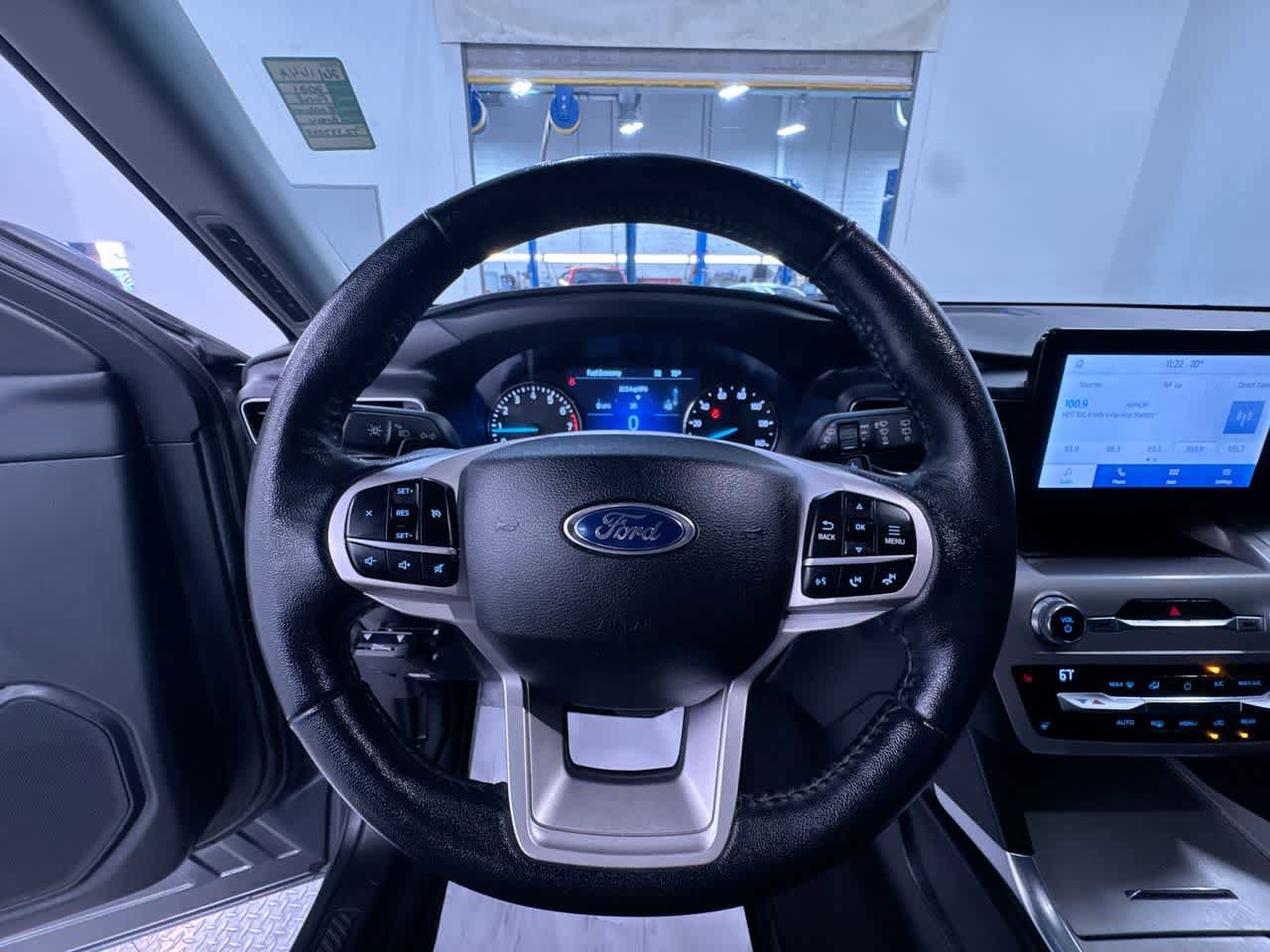 Used 2021 Ford Explorer XLT w/ Equipment Group 202A AWD/4WD image 15