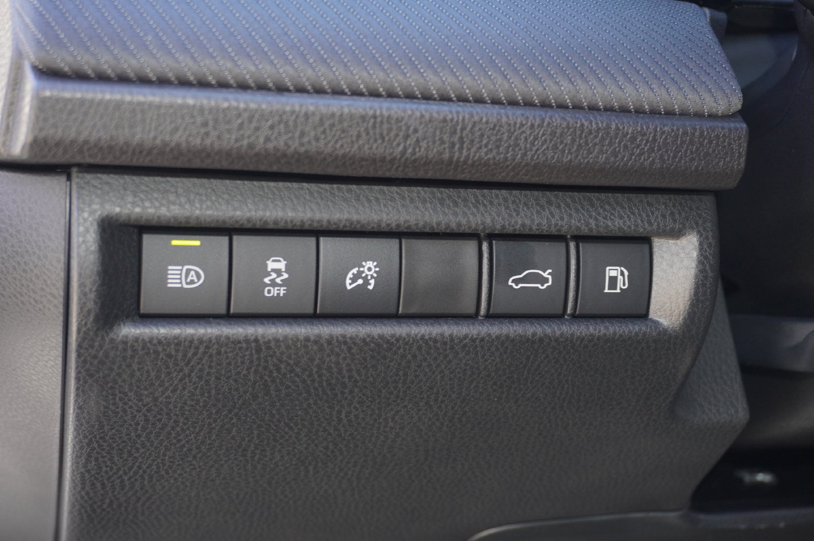 Used 2026 Toyota Camry SE w/ Convenience Package FWD image 11