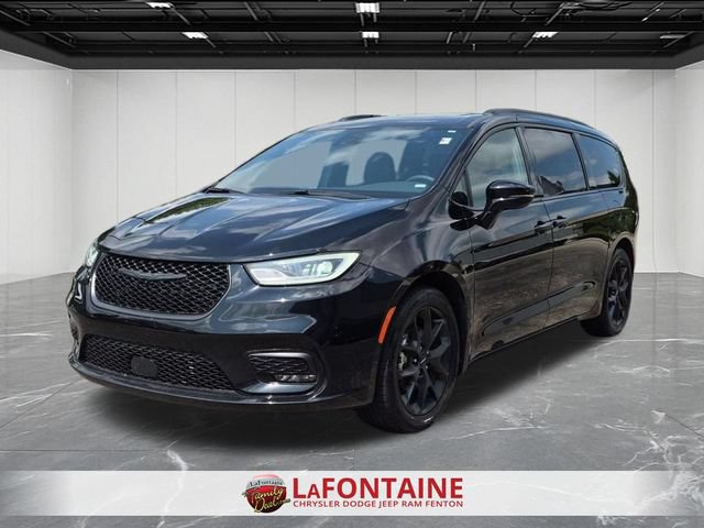 Certified 2025 Chrysler Pacifica Limited