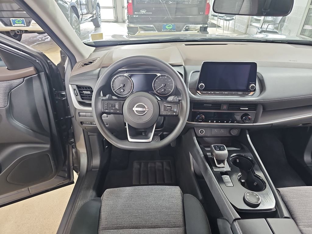 Used 2023 Nissan Rogue SV image 19