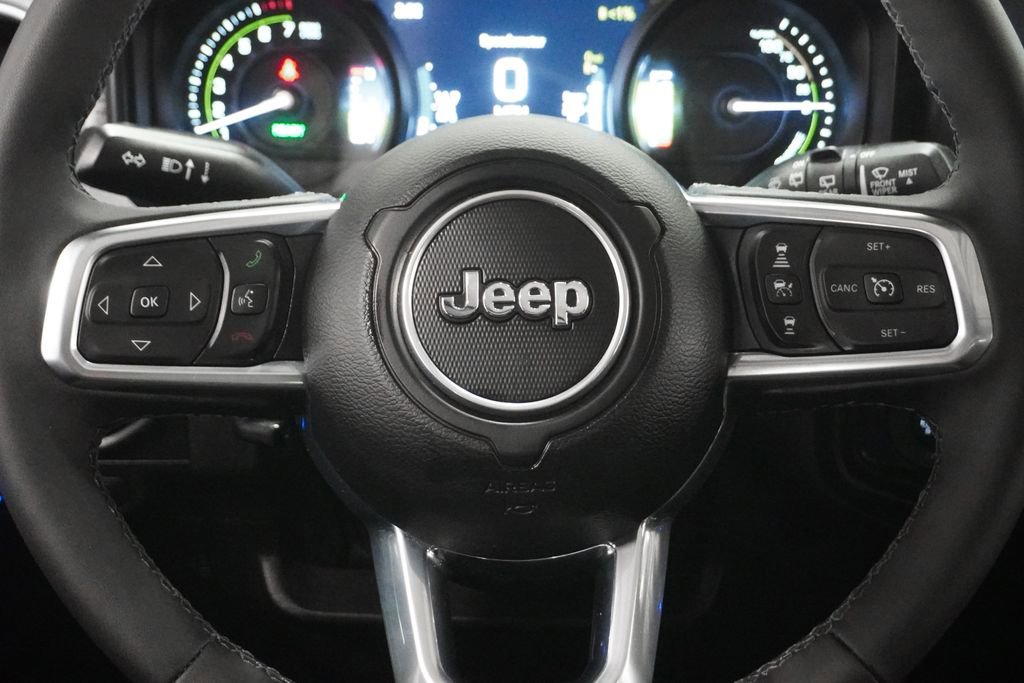 Certified 2025 Jeep Wrangler Unlimited Sahara w/ Safety Group image 22