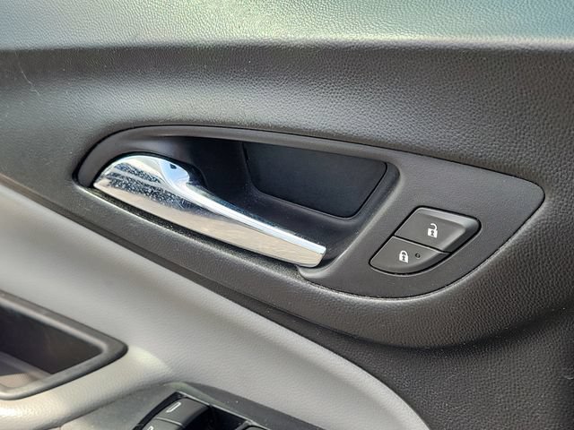 Used 2019 Chevrolet Equinox LS FWD image 16