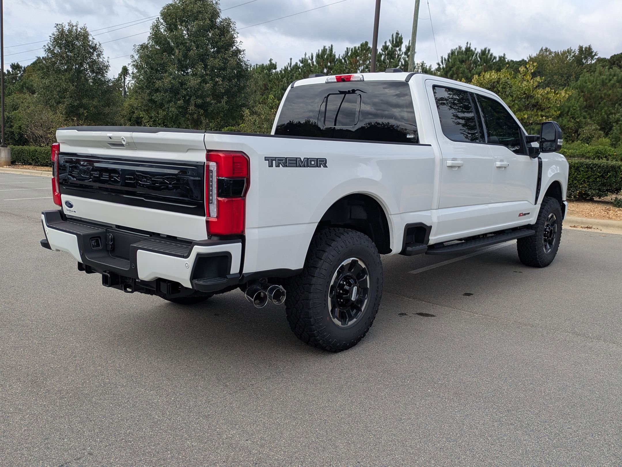 New 2026 Ford F250 Platinum w/ Tremor Off-Road Package image 4