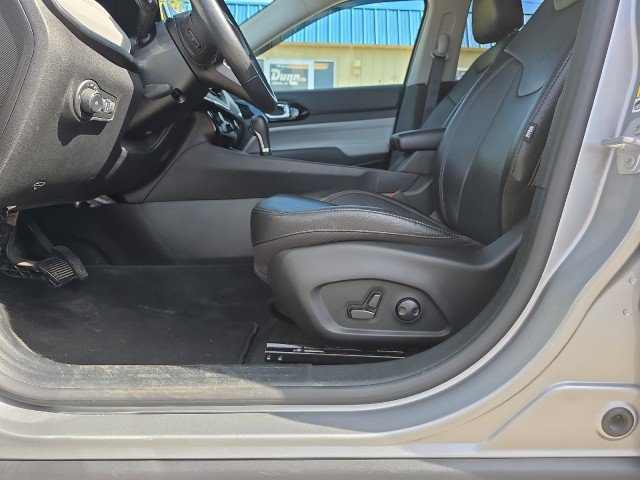 Used 2022 Jeep Compass Limited AWD/4WD image 19