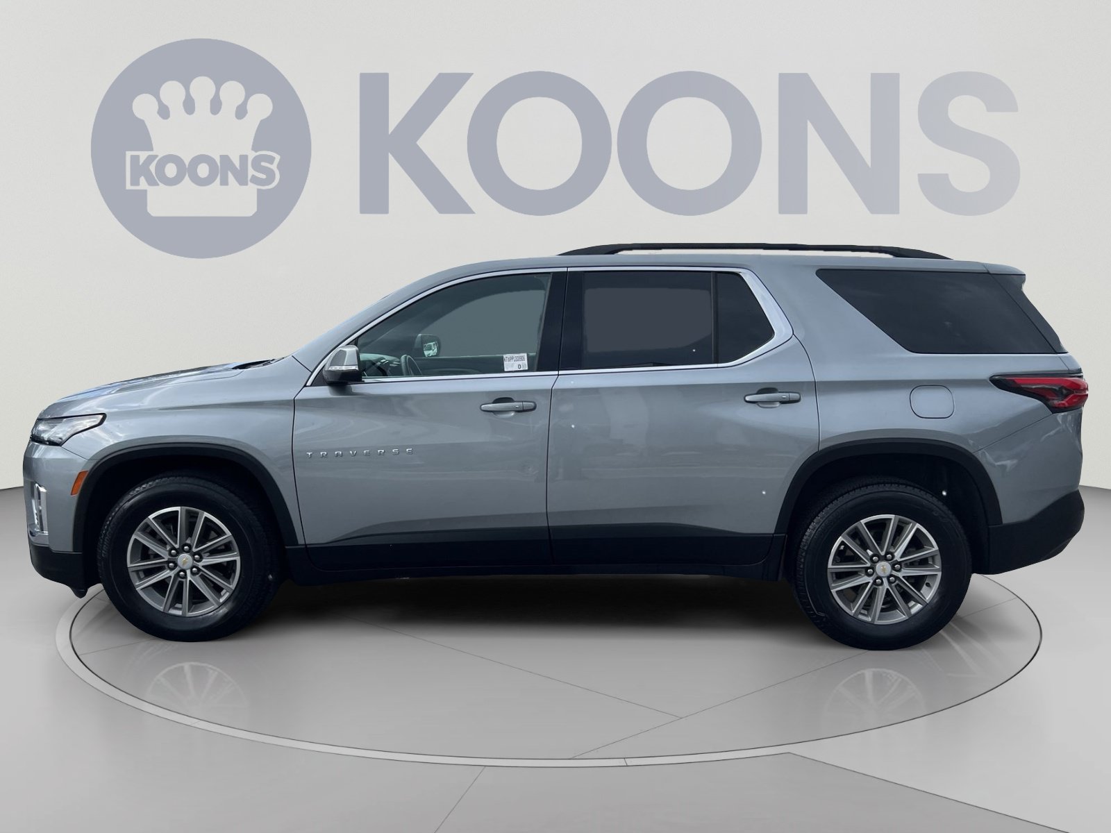 Used 2023 Chevrolet Traverse LT AWD/4WD image 2
