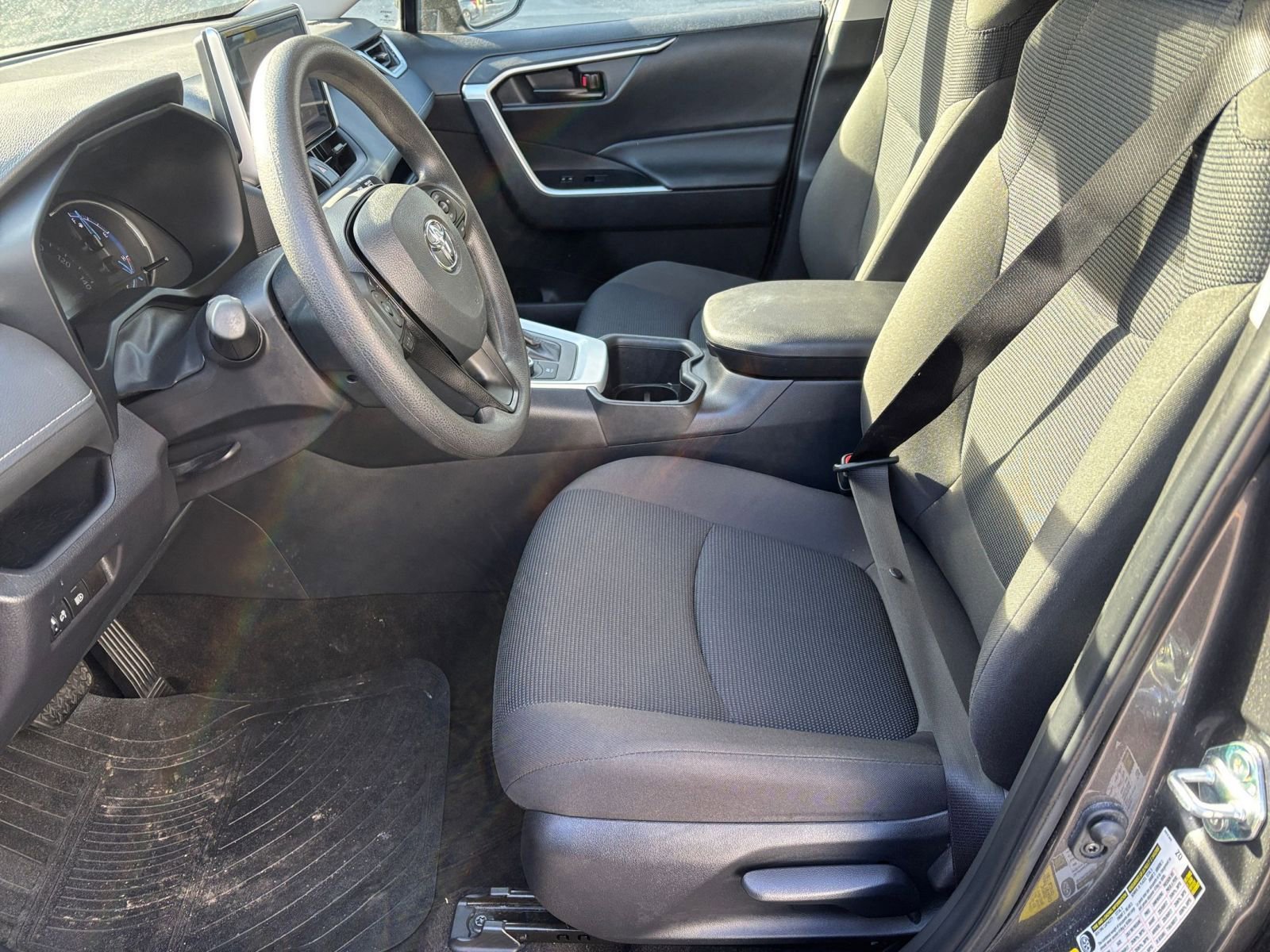 Used 2025 Toyota RAV4 LE image 23