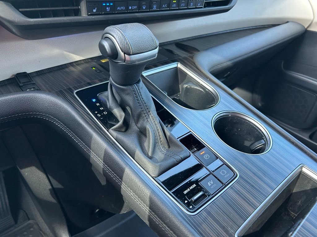 Used 2023 Toyota Sienna Platinum image 29