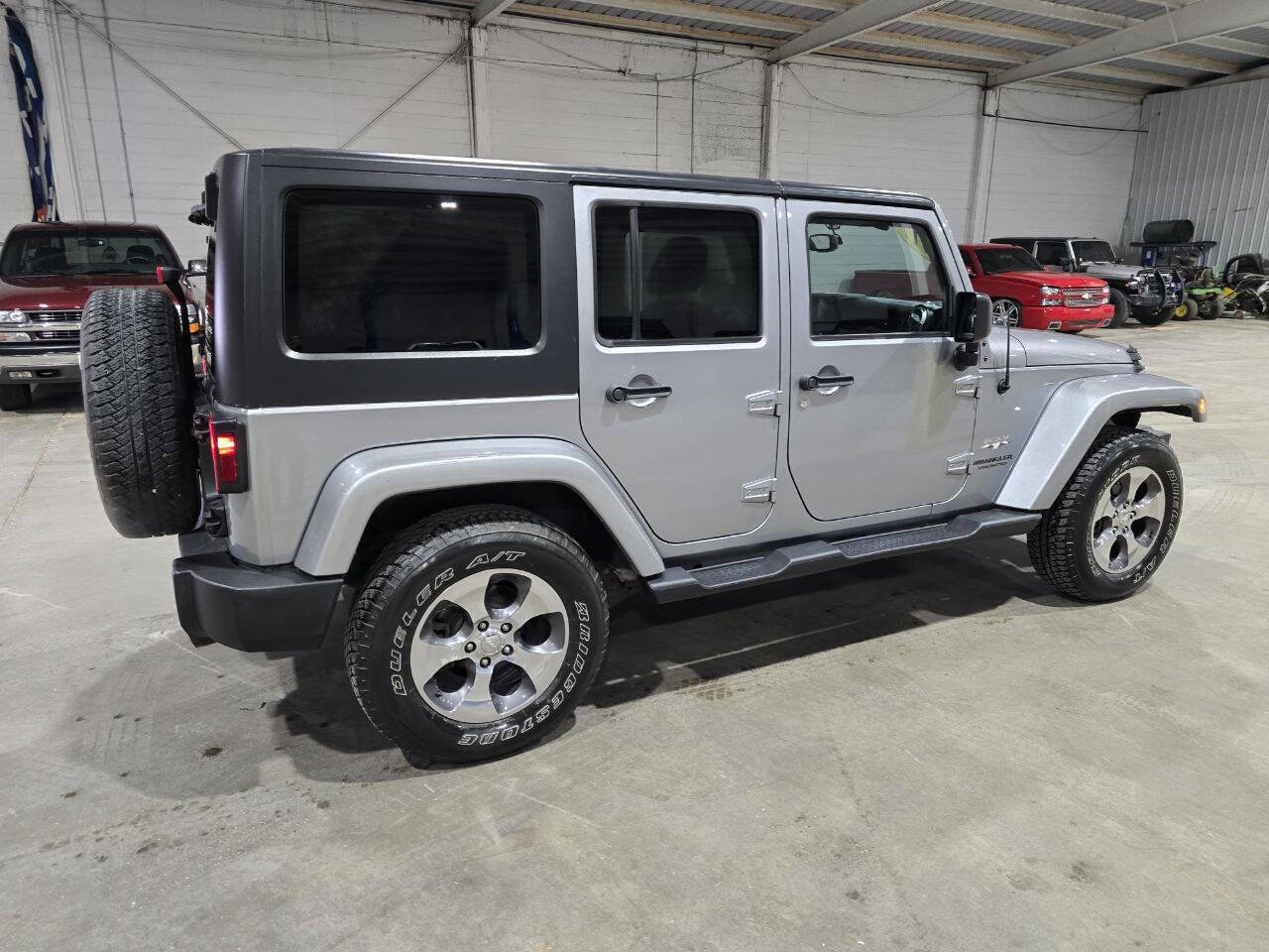 Used 2017 Jeep Wrangler Unlimited Sahara w/ Connectivity Group image 14