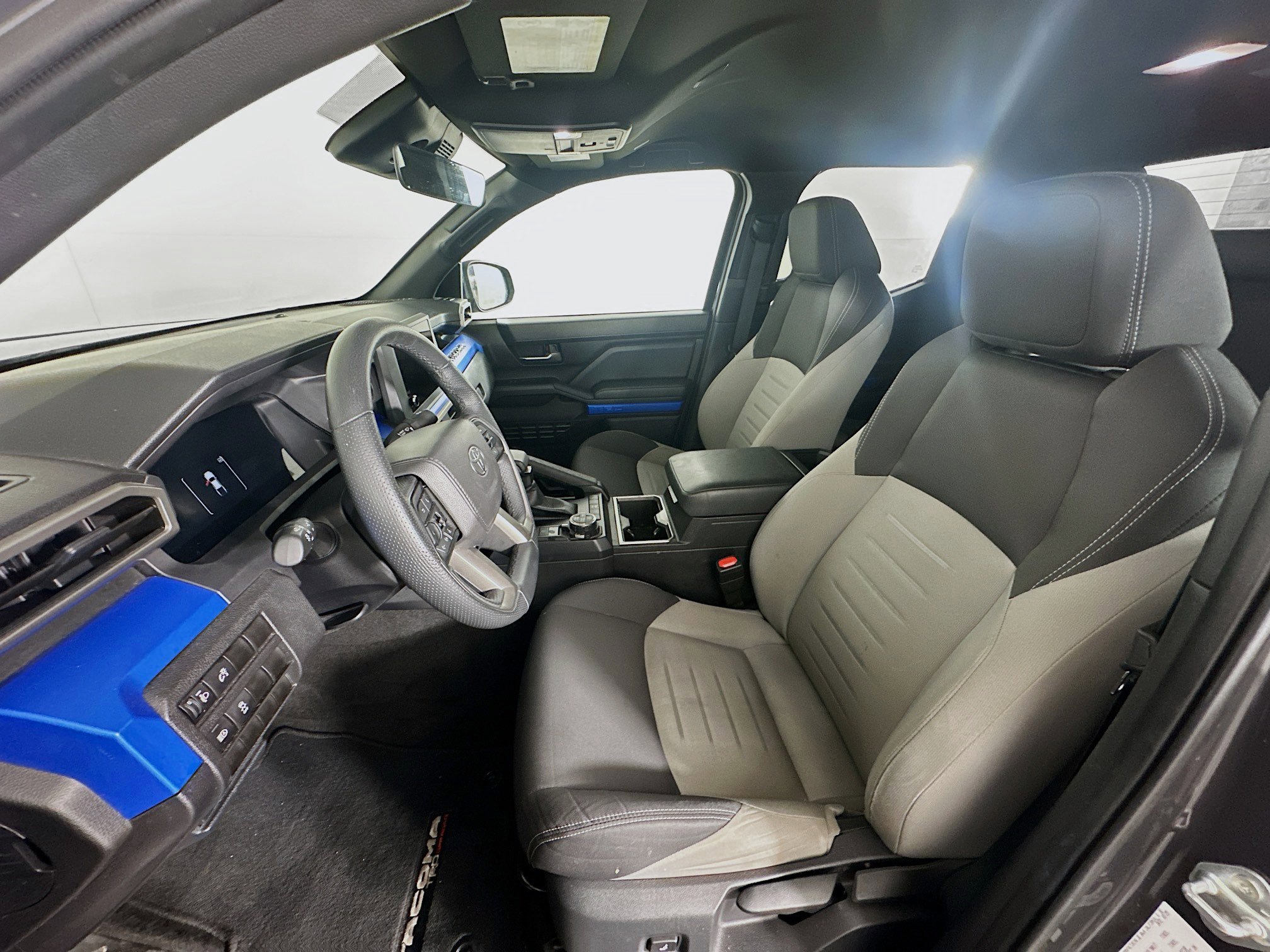 Used 2025 Toyota Tacoma TRD Off-Road image 13