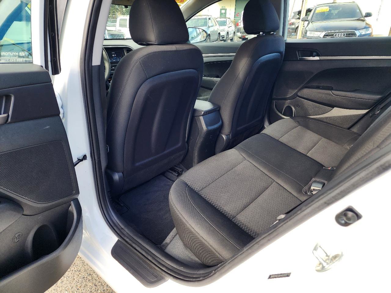 Used 2019 Hyundai Elantra SE w/ Cargo Package image 18