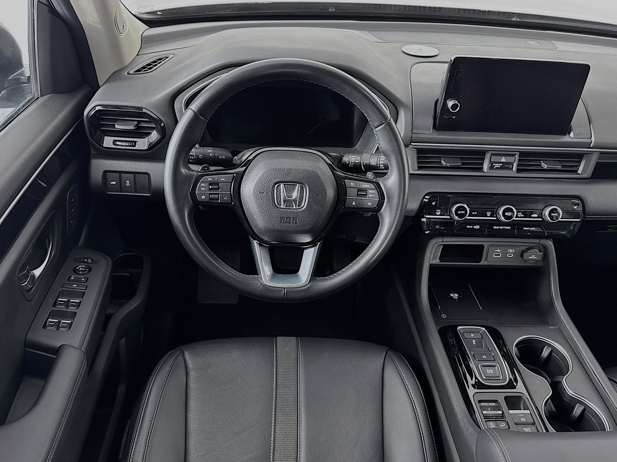 Certified 2023 Honda Pilot Touring image 24