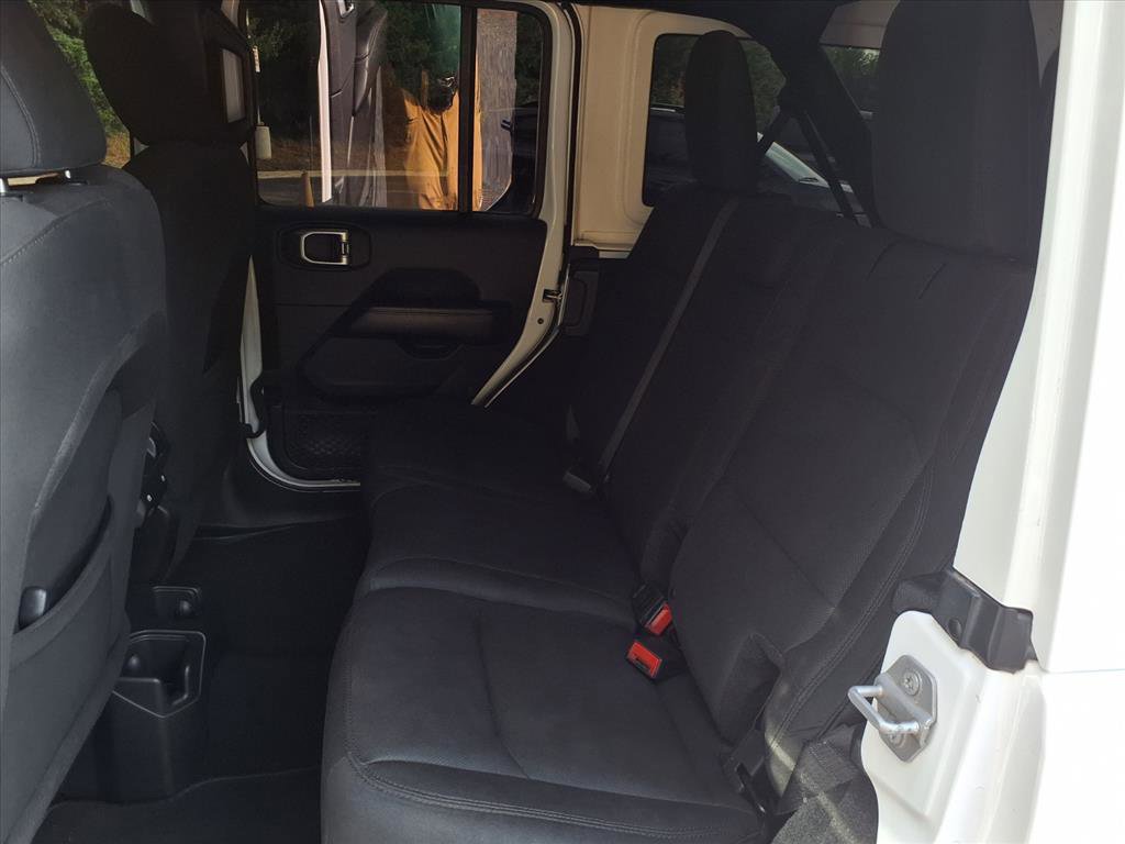 Used 2018 Jeep Wrangler Unlimited Sahara w/ Cold Weather Group image 11