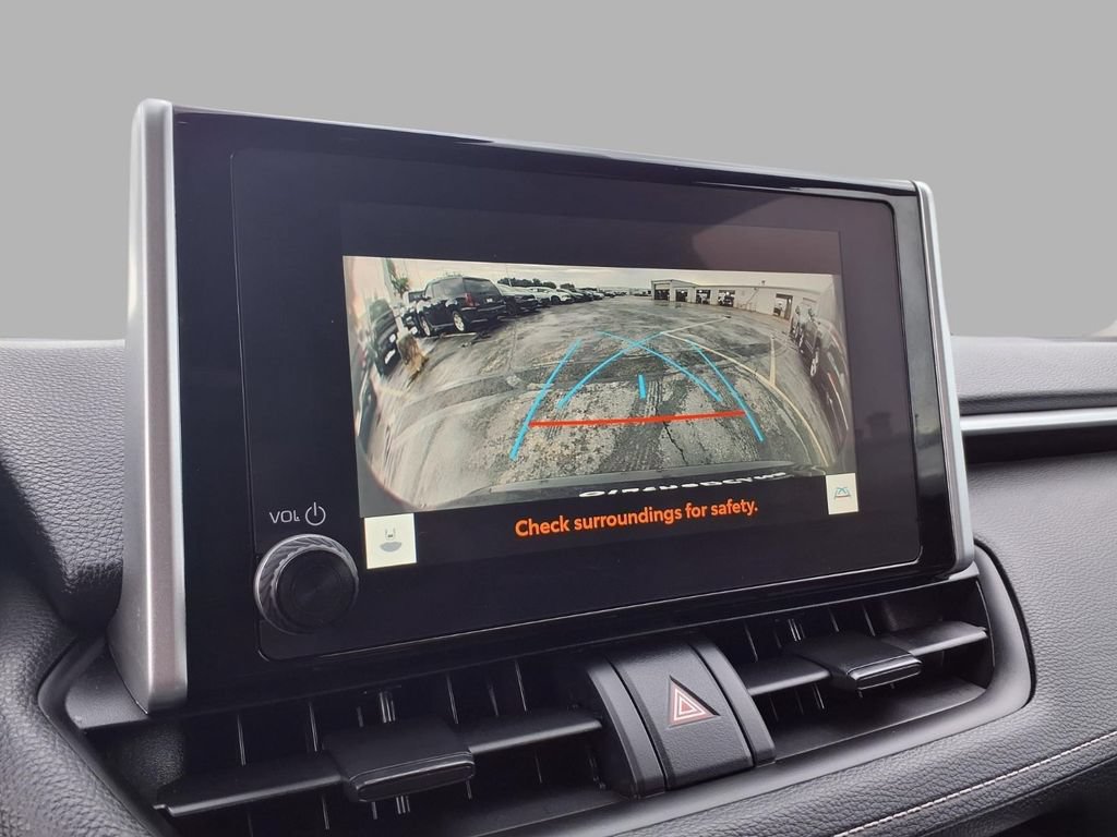 Used 2025 Toyota RAV4 XLE FWD image 8