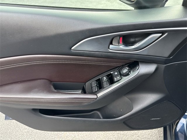Used 2018 MAZDA MAZDA3 Grand Touring w/ Premium Equipment Package image 13
