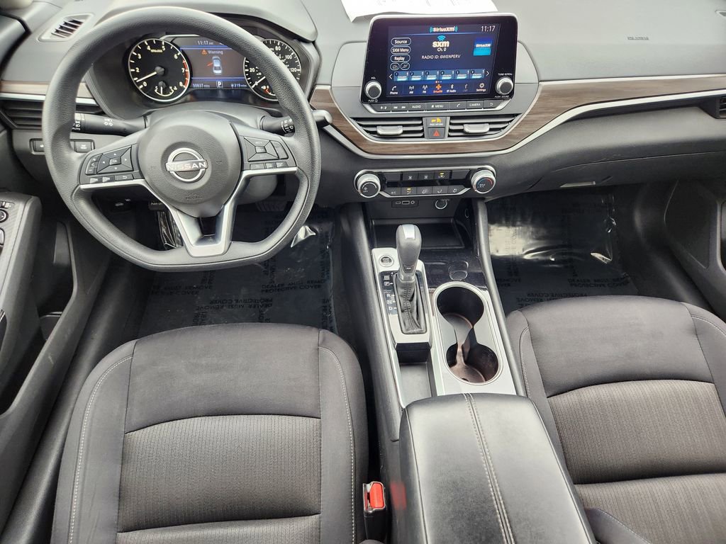 Used 2024 Nissan Altima 2.5 SV image 15