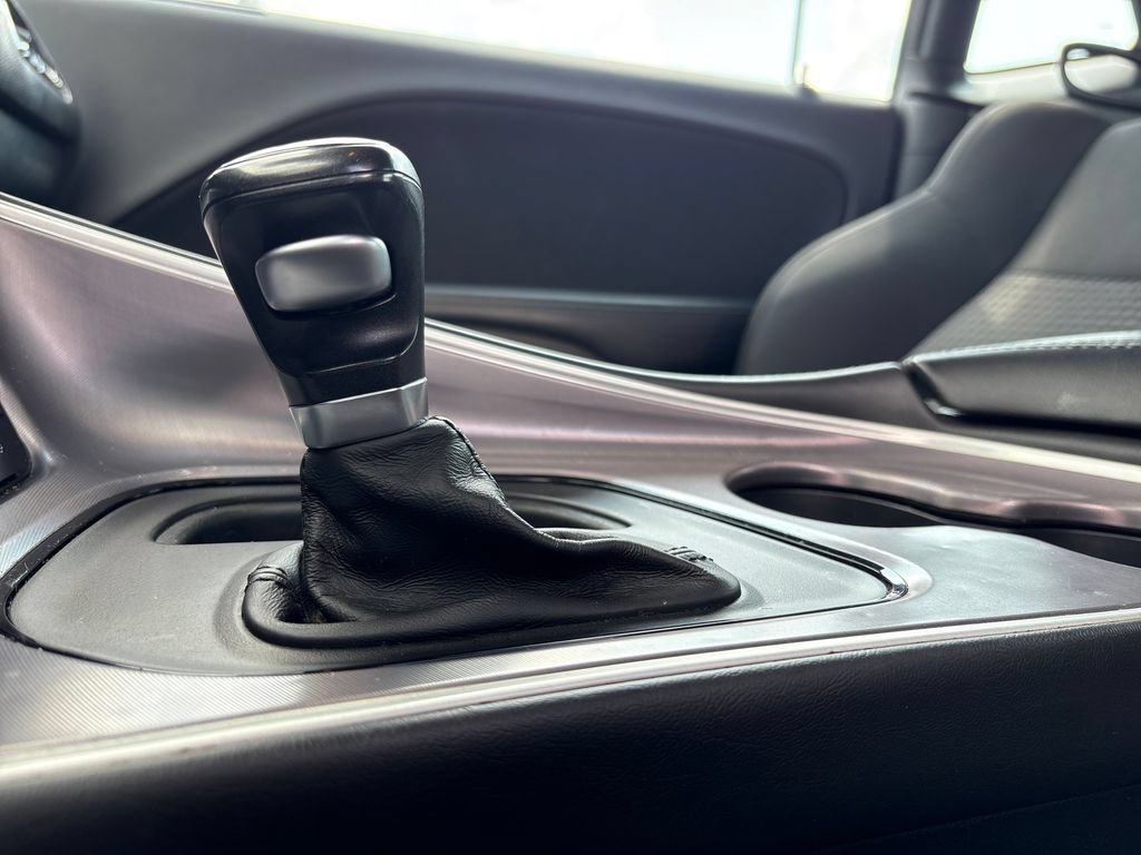 Used 2019 Dodge Challenger R/T w/ Driver Convenience Group RWD image 15