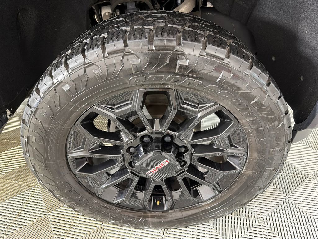 Used 2025 GMC Sierra 2500 AT4 w/ AT4 Premium Plus Package image 14