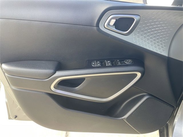 Used 2023 Kia Soul LX w/ LX Technology Package image 20