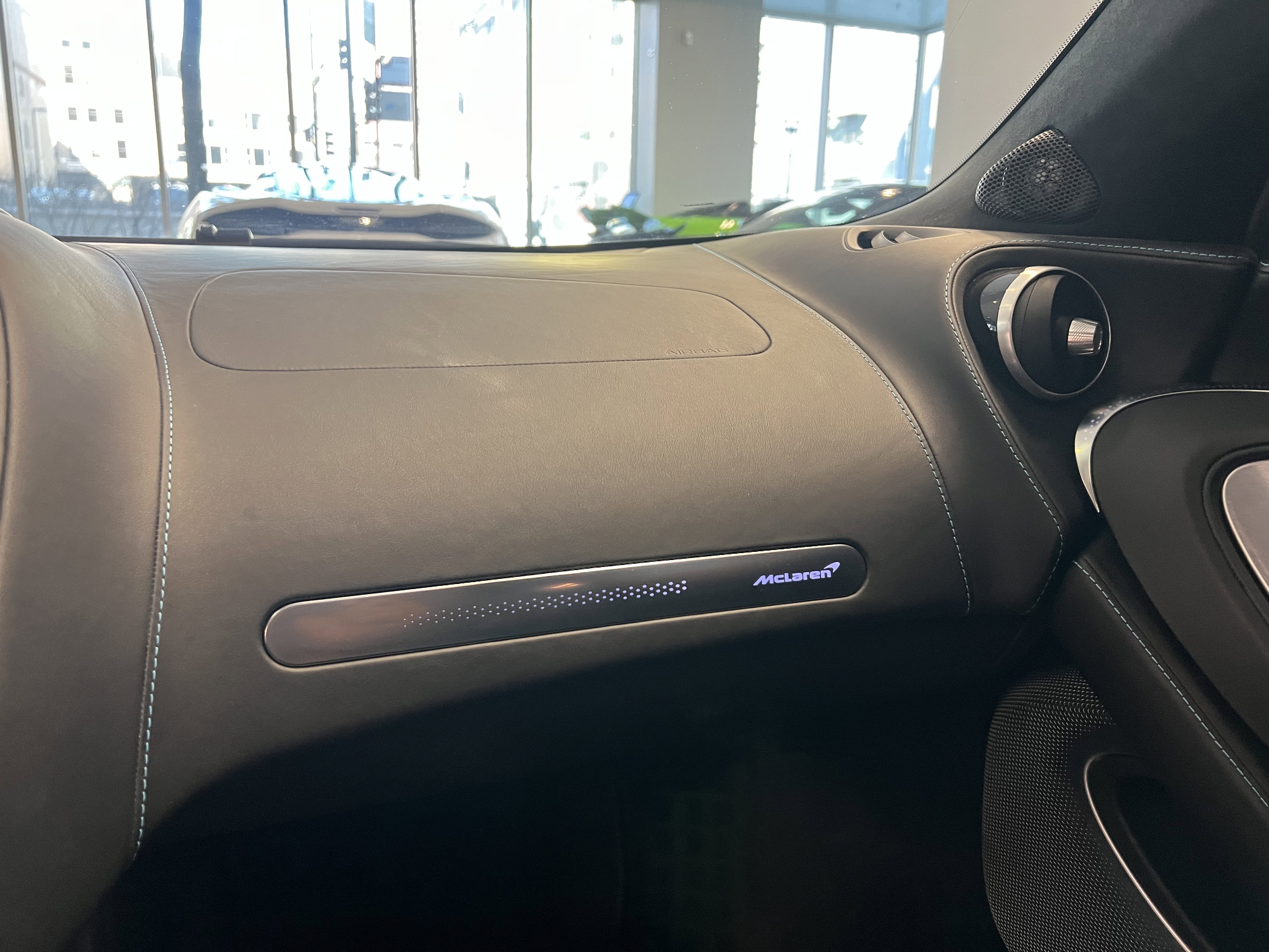 Used 2022 McLaren GT image 30