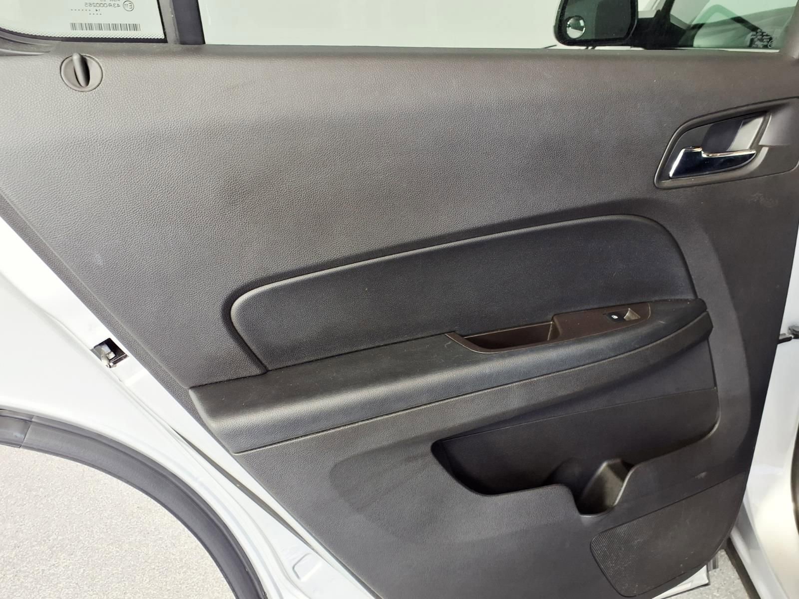 Used 2015 Chevrolet Equinox LT w/ Driver Convenience Package FWD image 24