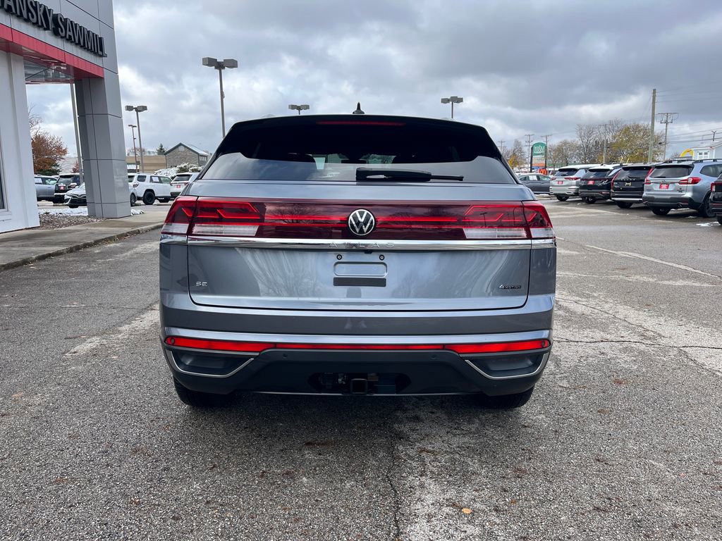 Used 2025 Volkswagen Atlas Cross Sport SE image 4