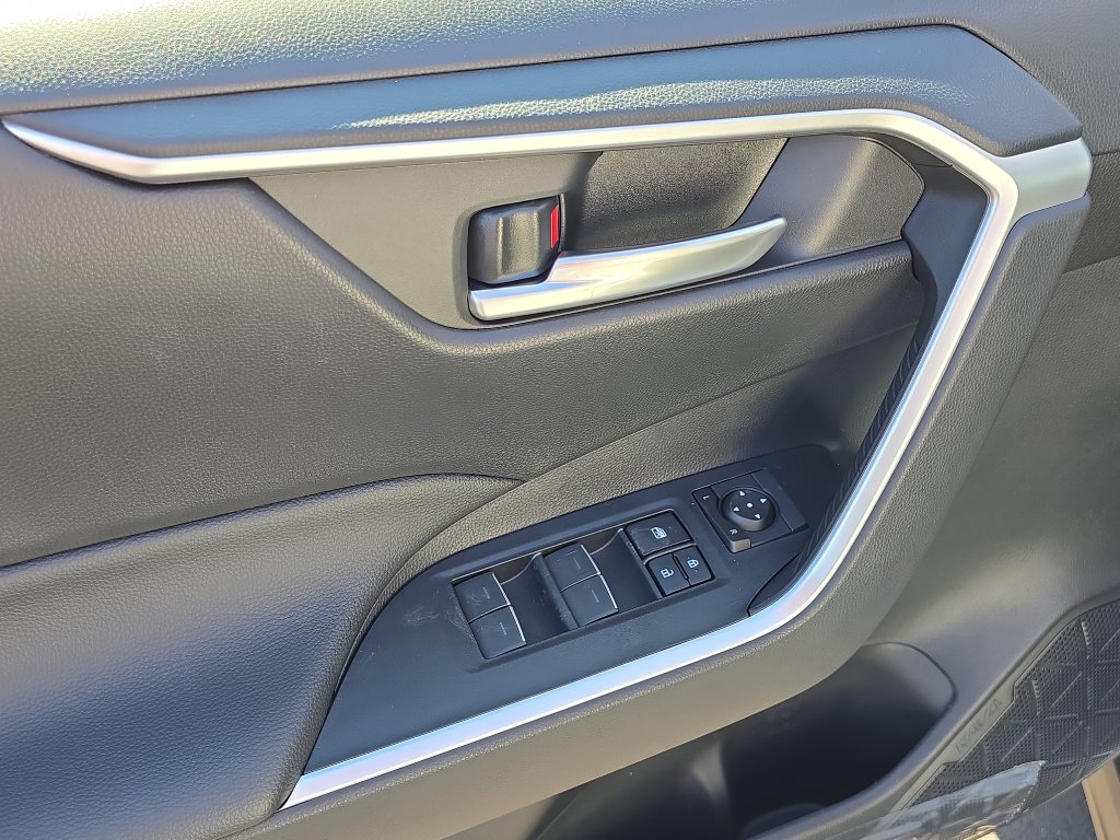 New 2025 Toyota RAV4 XLE image 12