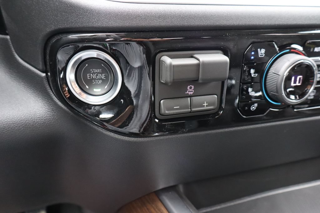 New 2026 Chevrolet Silverado 1500 High Country AWD/4WD image 13