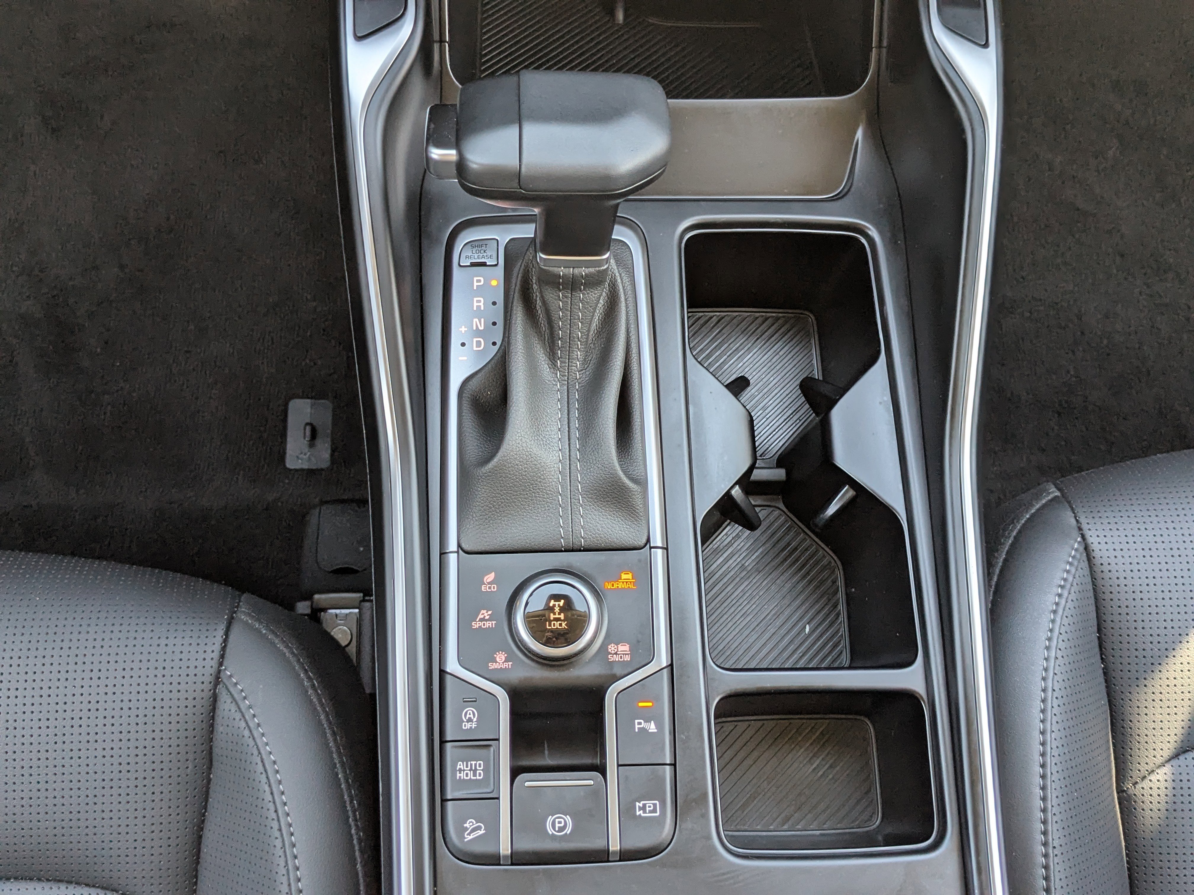 Certified 2025 Kia Sorento S image 21