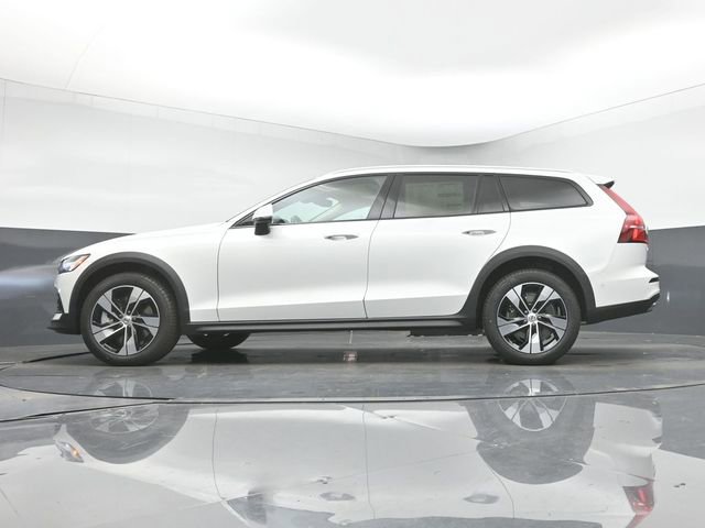 New 2026 Volvo V60 B5 Cross Country Plus w/ Protection Package Premier image 43