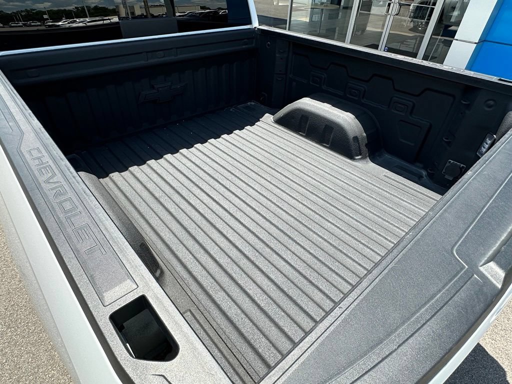 Used 2023 Chevrolet Silverado 1500 LT AWD/4WD image 11