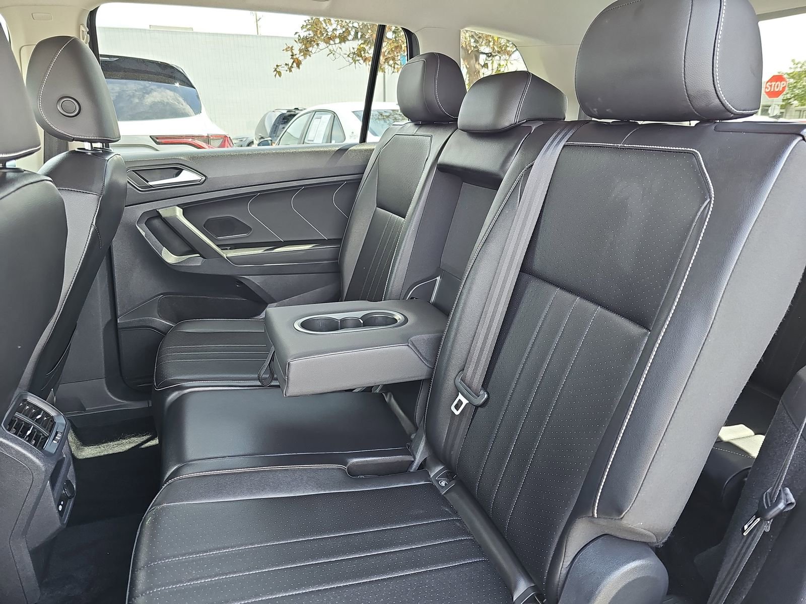 Used 2022 Volkswagen Tiguan SE image 16