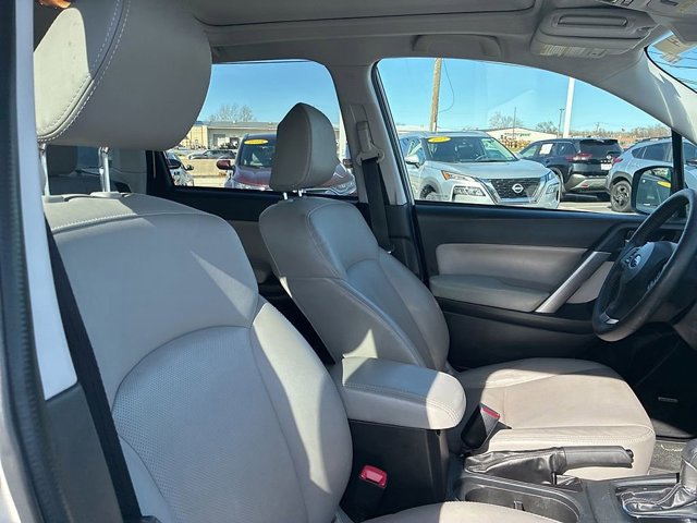 Used 2016 Subaru Forester 2.5i Touring w/ Eyesight & Navigation System image 21