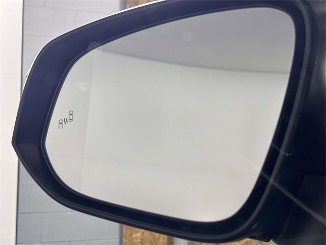 Used 2024 Toyota Venza XLE image 33